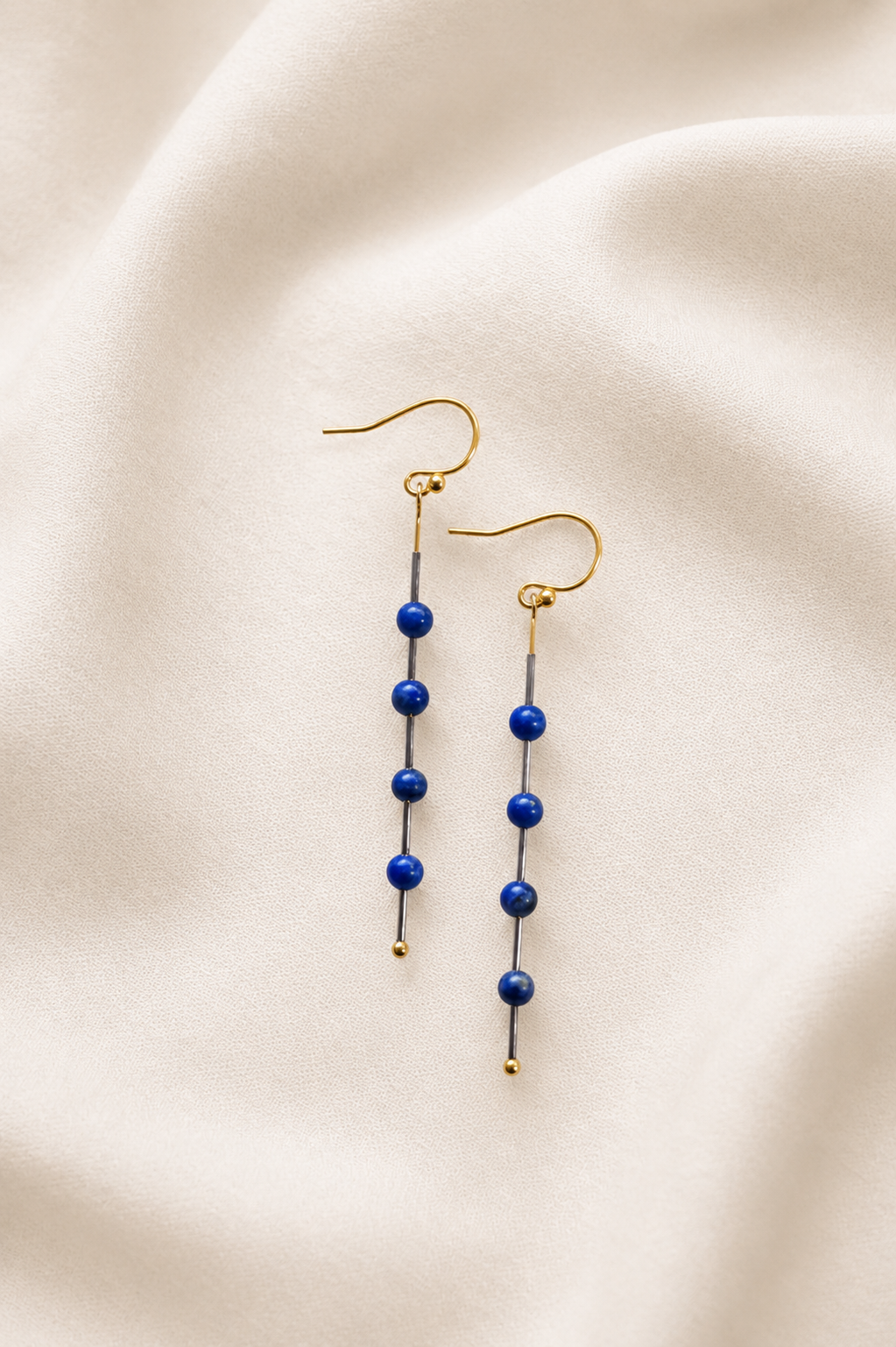 Lia – Vintage-Ohrringe mit Lapislazuli, handgefertigtes Unikat von Aruan